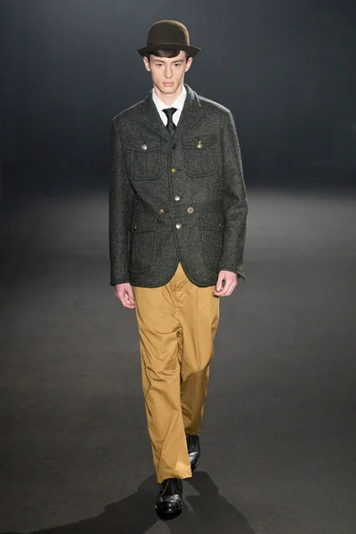 Look 24
